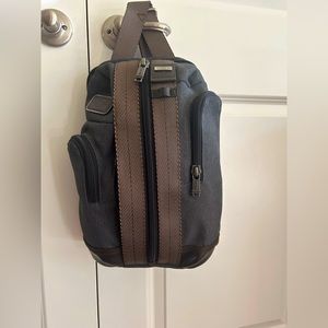Tumi high quality fabric spacious sling bag for men that want a stylish murse